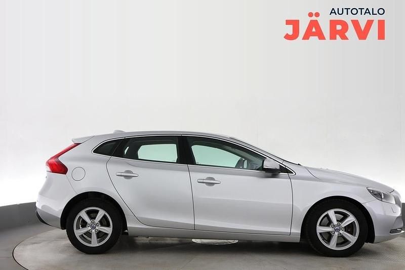 Käytetty Volvo V40 Business Edition 120 HP (88 kW) 2016 Harmaa Farmari
