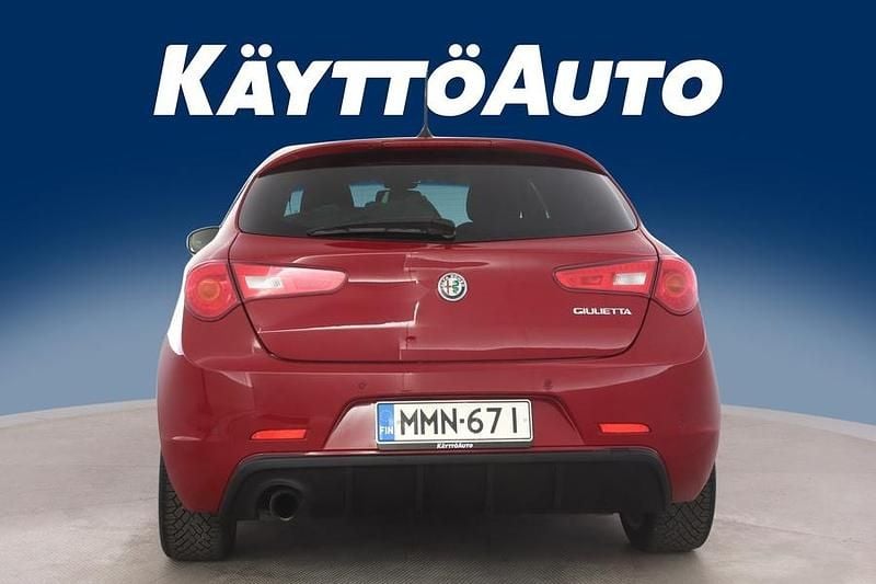 Käytetty Alfa Romeo Giulietta Super 170 HP (125 kW) 2016 Punainen Viistoperä