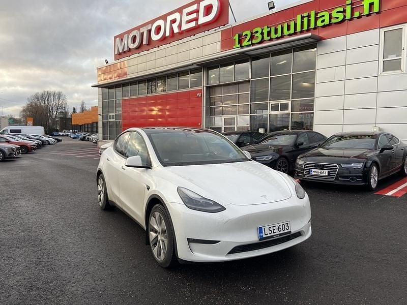 Käytetty 2023 Tesla Model Y Katumaasturi | 37 900 € (Perustarjous) - Kuva 1/4