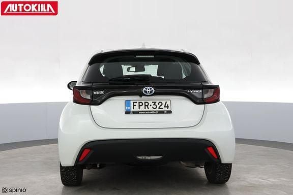 Käytetty Toyota Yaris Active 114 HP (83 kW) 2020 Valkoinen Viistoperä