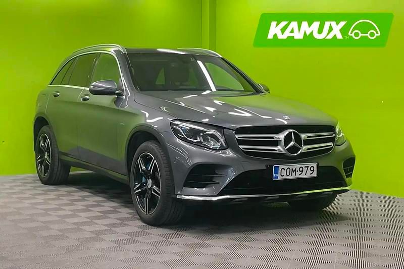 Hopea / harmaa Käytetty 2017 Mercedes GLC350 Business Katumaasturi | 20 800 € (Hieman kallis) - Kuva 1/3