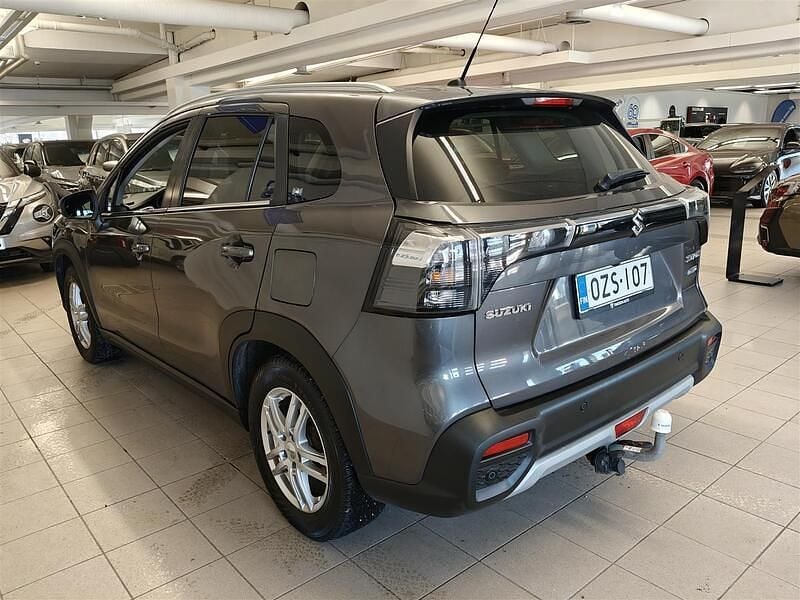 Käytetty Suzuki SX4 S-Cross GL 129 HP (94 kW) 2023 Harmaa Katumaasturi