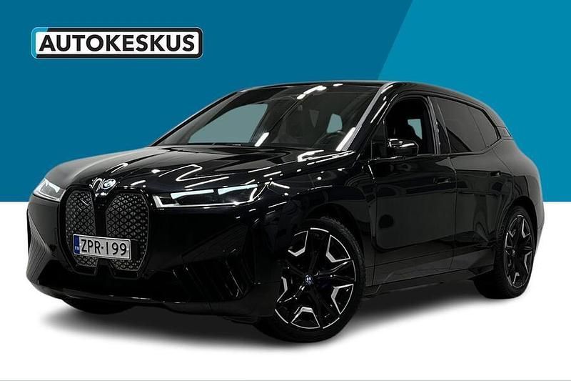 Musta Käytetty 2022 BMW iX Sport Line Katumaasturi | 57 900 € (Perustarjous) - Kuva 1/3
