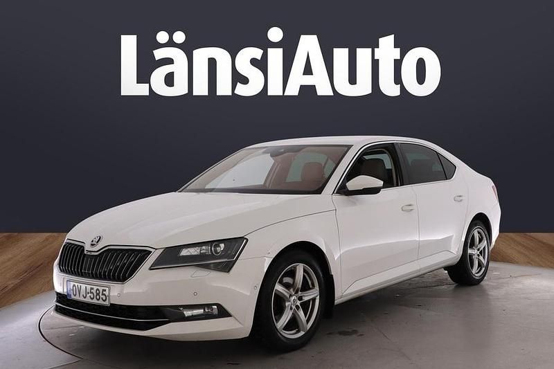 Valkoinen Käytetty 2016 Skoda Superb Style Sedan | 14 880 € (Perustarjous) - Kuva 1/1