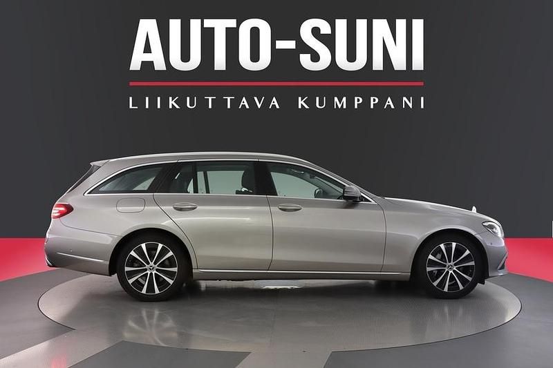 Käytetty Mercedes E300 Avantgarde 211 HP (155 kW) 2022 Farmari