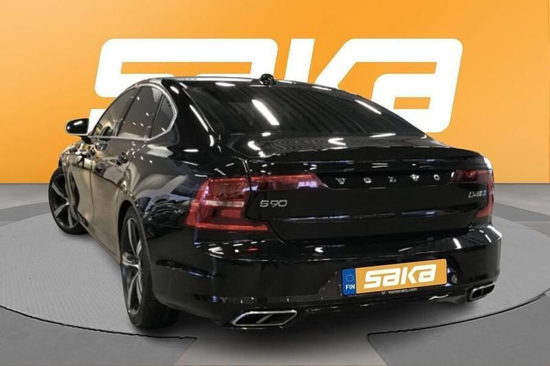Käytetty Volvo S90 R-Design 200 HP (147 kW) 2018 Sedan