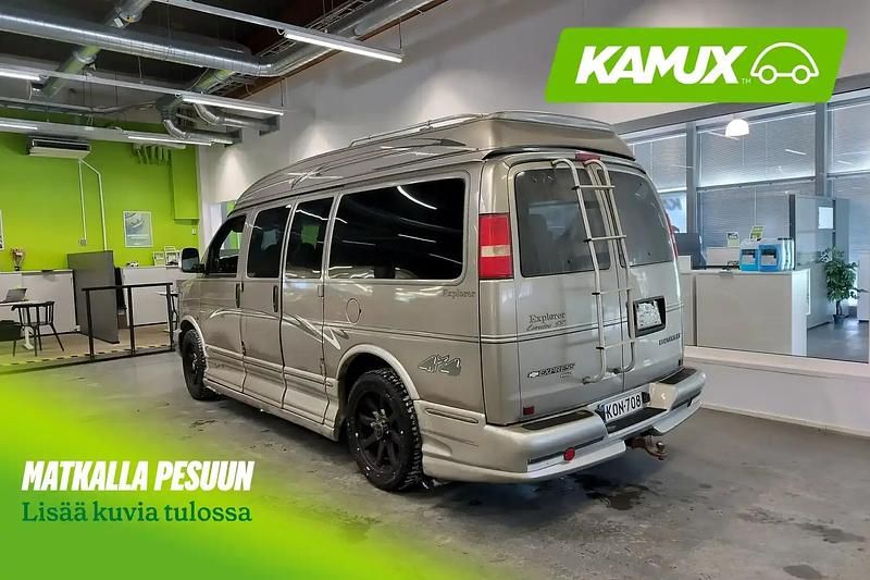 Käytetty Chevrolet Express 314 HP (230 kW) 2003 Hopea / harmaa Van