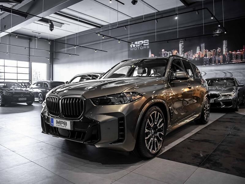 Käytetty BMW X5 M Sport 490 HP (360 kW) 2024 Vihreä Katumaasturi