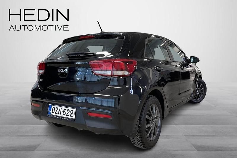 Käytetty Kia Rio EX 120 HP (88 kW) 2023 Musta Viistoperä