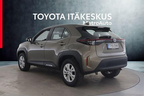 Käytetty Toyota Yaris Cross Active 116 HP (85 kW) 2024 Ruskea (beige) Katumaasturi