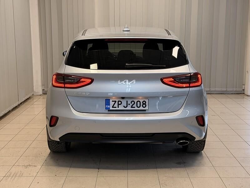 Käytetty Kia Ceed Premium 140 HP (102 kW) 2024 Harmaa Viistoperä