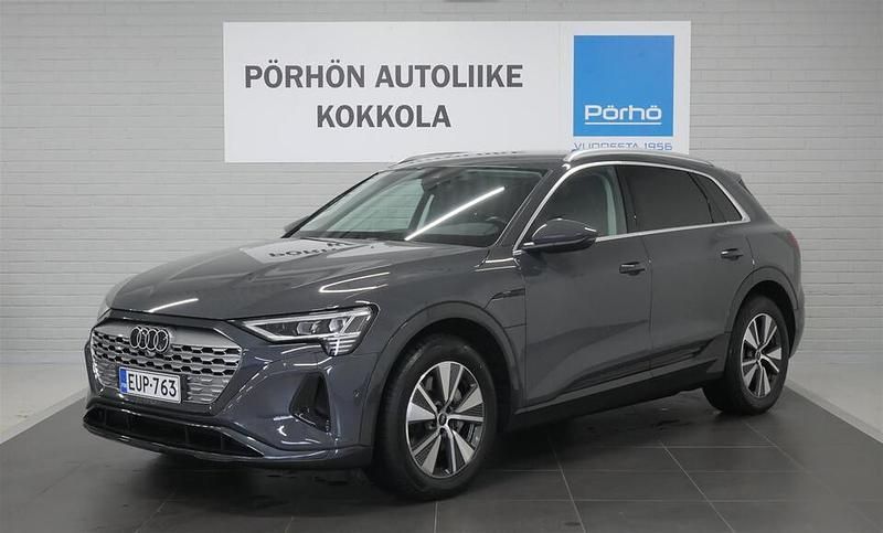 Käytetty Audi Q8 e-tron 250 kW (340 HP) 2023 Harmaa Katumaasturi