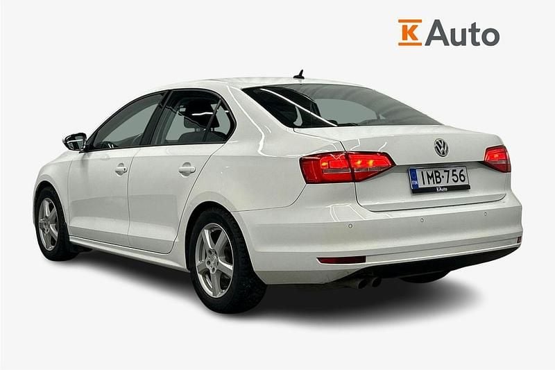 Käytetty VW Jetta Comfortline 125 HP (91 kW) 2015 Valkoinen Sedan