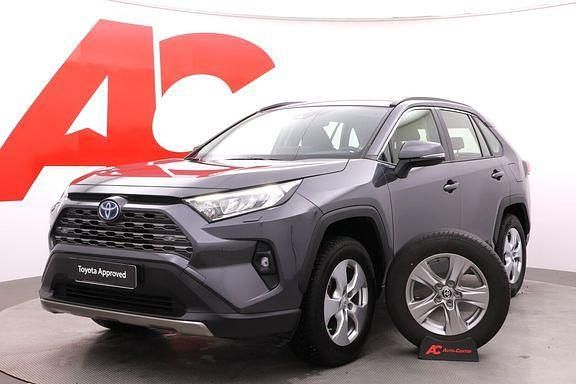 Ash grey (1g3) Käytetty 2023 Toyota RAV4 Edition Katumaasturi | 42 590 € (Perustarjous) - Kuva 1/4