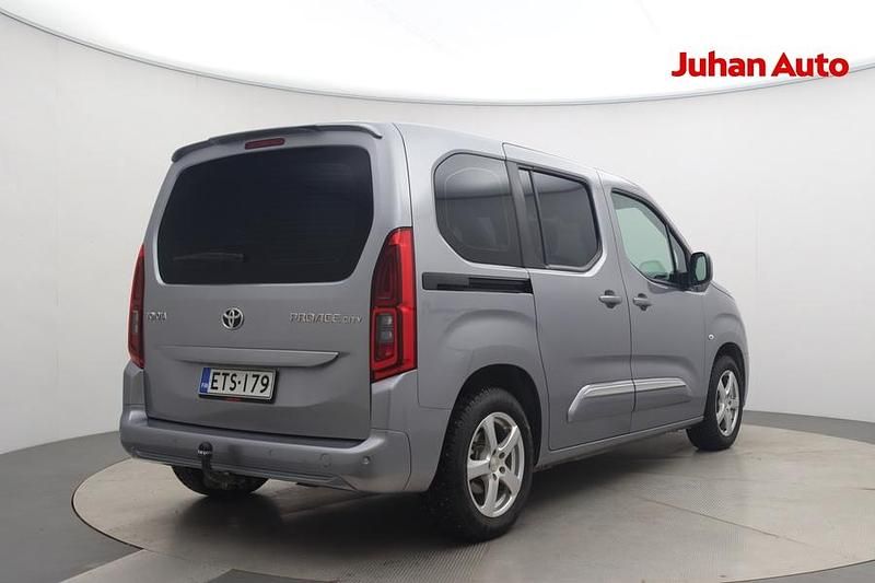 Käytetty Toyota Proace Verso Active 110 HP (80 kW) 2021 Hopea Farmari