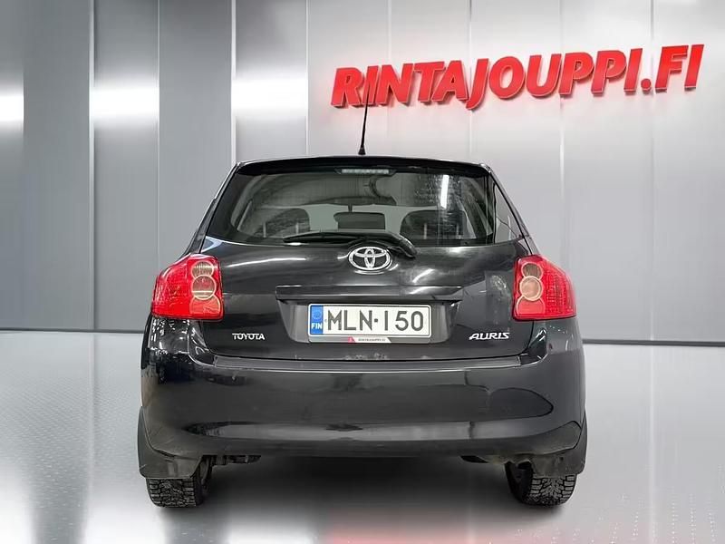 Käytetty Toyota Auris Terra 97 HP (71 kW) 2007 Musta Viistoperä