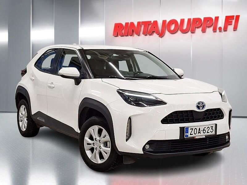 Valkoinen Käytetty 2022 Toyota Yaris Cross Active Katumaasturi | 24 990 € (Perustarjous) - Kuva 1/3