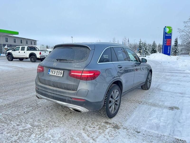 Käytetty Mercedes GLC350 Business 211 HP (155 kW) 2018 Katumaasturi