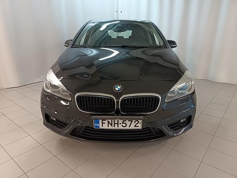 Käytetty BMW 225 Active Tourer Performance 224 HP (164 kW) 2018 Musta Tila-auto