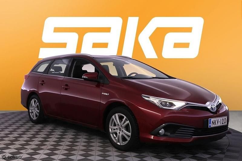 Käytetty Toyota Auris Touring Sports Active 99 HP (72 kW) 2017 Farmari
