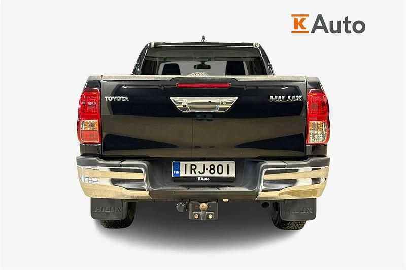 Käytetty Toyota HiLux Active 150 HP (110 kW) 2023 Musta Nouto