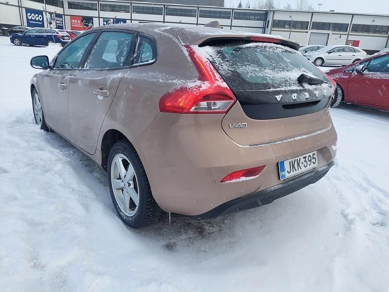 Käytetty Volvo V40 Business Edition 120 HP (88 kW) 2017 Viistoperä