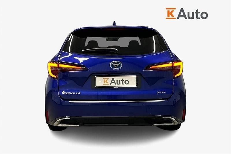 Käytetty Toyota Corolla Active 98 HP (72 kW) 2025 Sininen Farmari