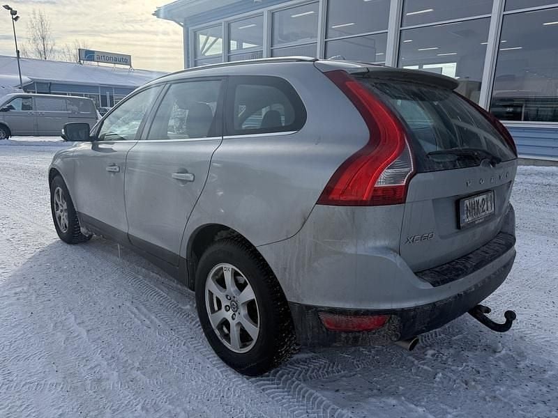 Käytetty Volvo XC60 Summum 205 HP (150 kW) 2011 Harmaa Katumaasturi