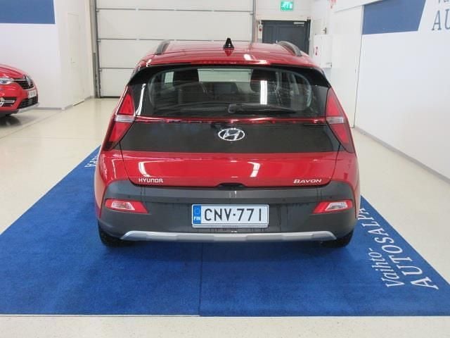 Käytetty Hyundai Bayon Comfort 101 HP (74 kW) 2021 Punainen Katumaasturi