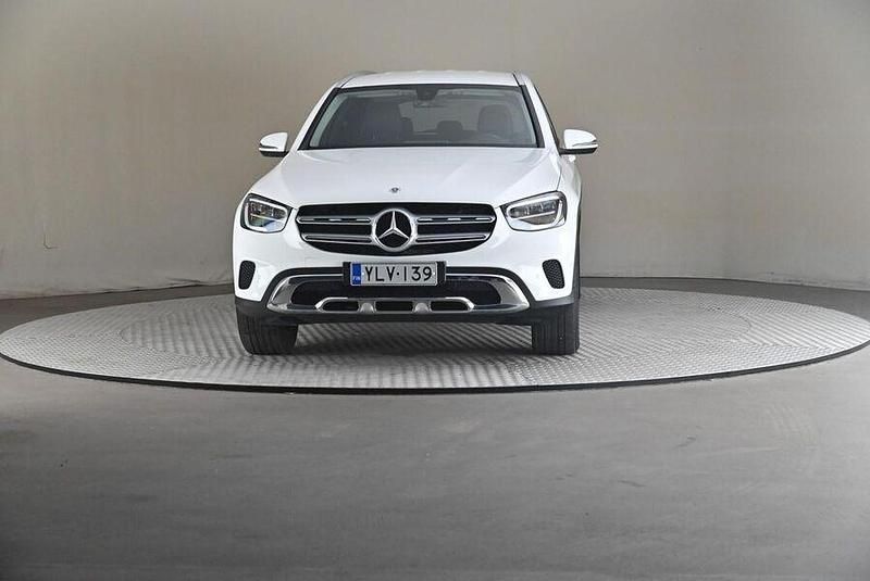 Käytetty Mercedes GLC300e Advantage 320 HP (235 kW) 2022 Katumaasturi