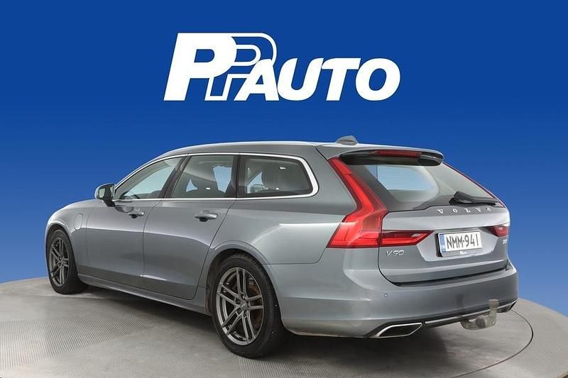 Käytetty Volvo V90 Momentum 303 HP (222 kW) 2018 Harmaa Farmari