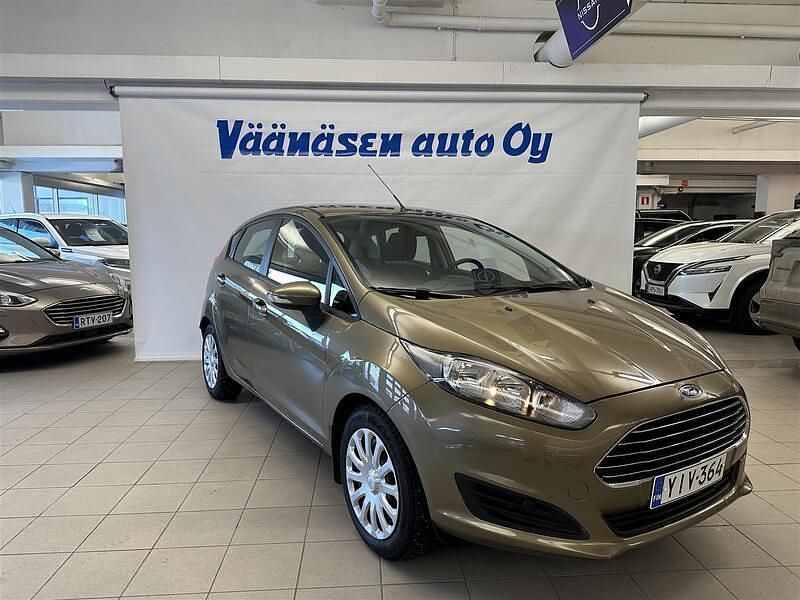 Ruskea Käytetty 2015 Ford Fiesta Trend Viistoperä | 6 600 € (Perustarjous) - Kuva 1/4