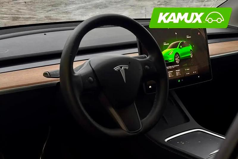 Käytetty Tesla Model Y 258 kW (351 HP) 2022 Valkoinen Katumaasturi