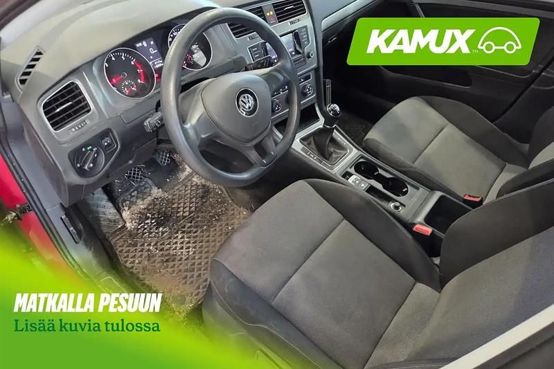 Käytetty VW Golf Trendline 86 HP (63 kW) 2014 Punainen Sedan