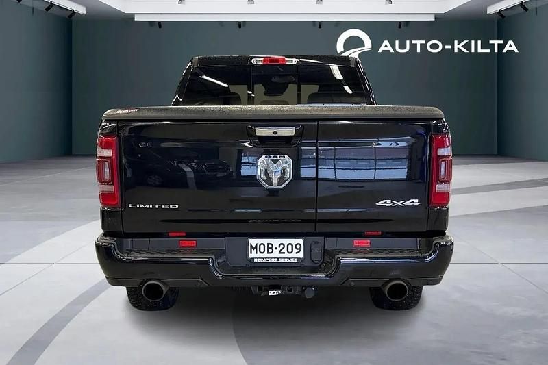 Käytetty RAM 1500 2020 Met. musta Nouto