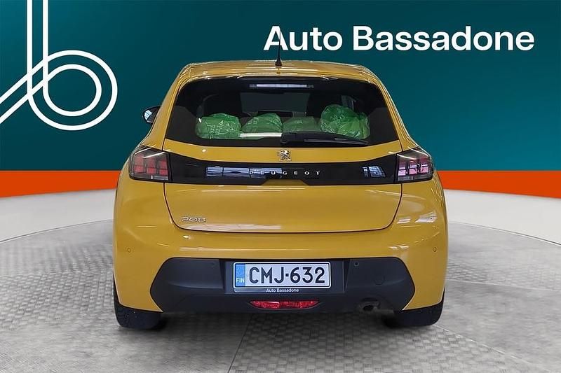 Käytetty Peugeot 208 Active 101 HP (74 kW) 2022 Viistoperä