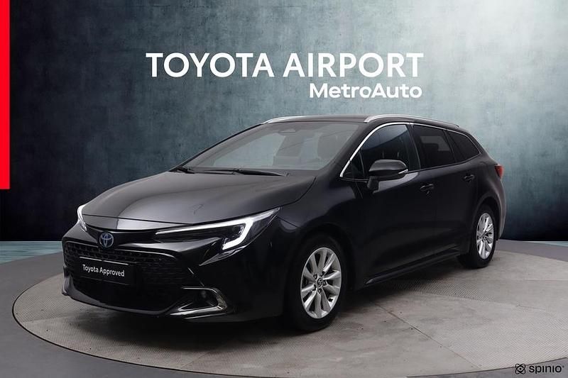 Käytetty Toyota Corolla Edition 140 HP (102 kW) 2025 Musta Farmari