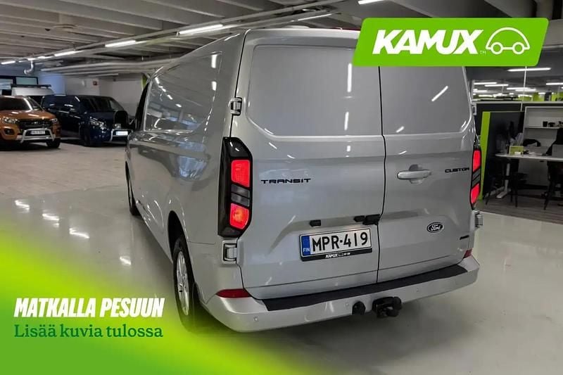 Käytetty Ford Transit Custom Limited 170 HP (125 kW) 2024 Hopea / harmaa Van