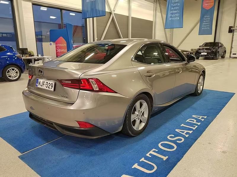 Käytetty Lexus IS300h Executive Line 181 HP (133 kW) 2013 Hopea Sedan