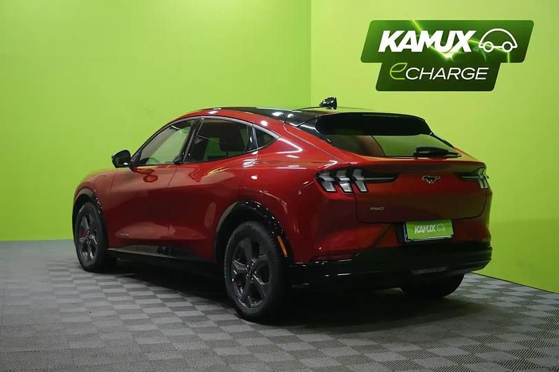 Käytetty Ford Mustang Mach-E Standard Range 197 kW (269 HP) 2022 Lucid red tc/red carpet tc Katumaasturi