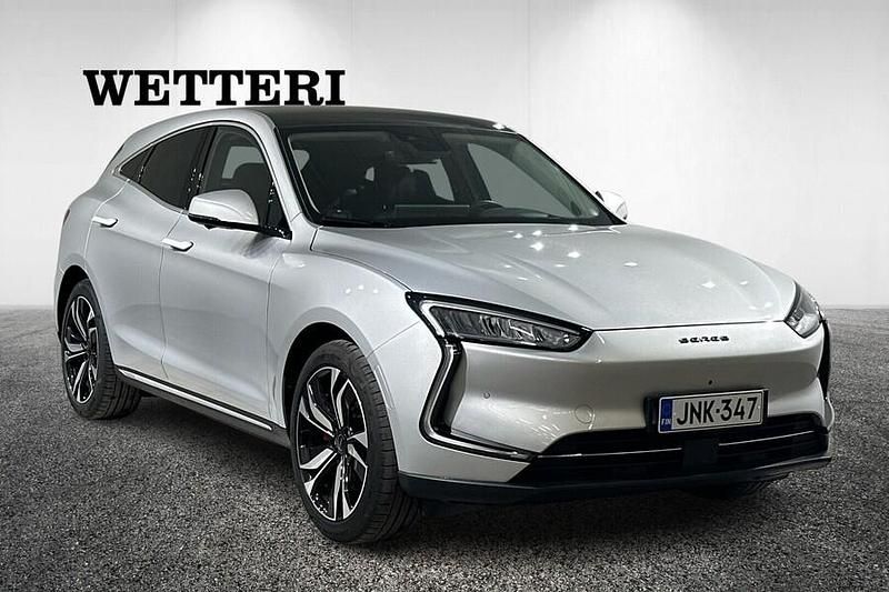 Käytetty Seres 5 430 kW (585 HP) 2024 Harmaa Katumaasturi