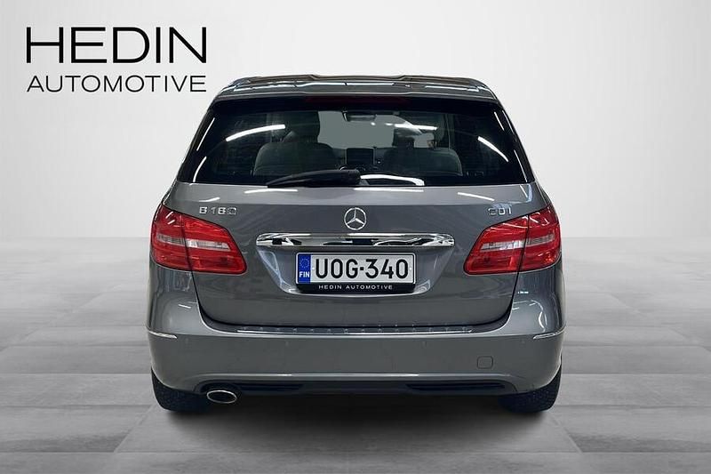 Käytetty Mercedes B180 Business 109 HP (80 kW) 2012 Harmaa Tila-auto