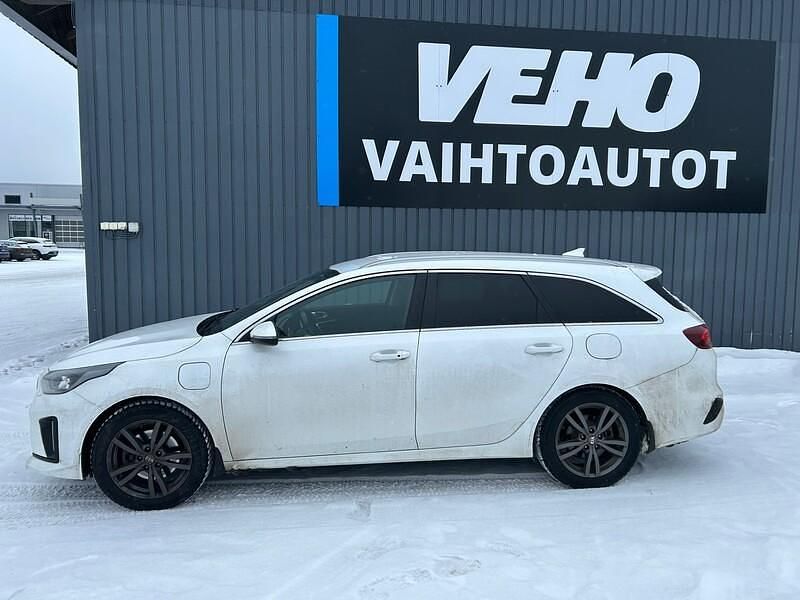 Käytetty Kia Ceed Sportswagon EX 140 HP (102 kW) 2020 Valkoinen Farmari