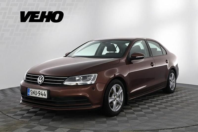 Käytetty VW Jetta Allstar 110 HP (80 kW) 2017 Ruskea Sedan