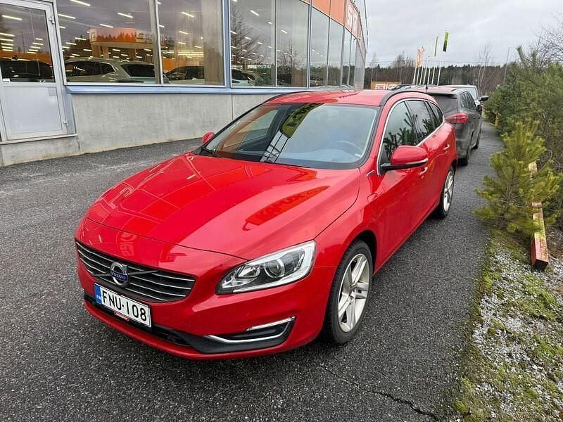 Käytetty 2016 Volvo V60 Summum Farmari | 14 790 € (Supertarjous) - Kuva 1/3