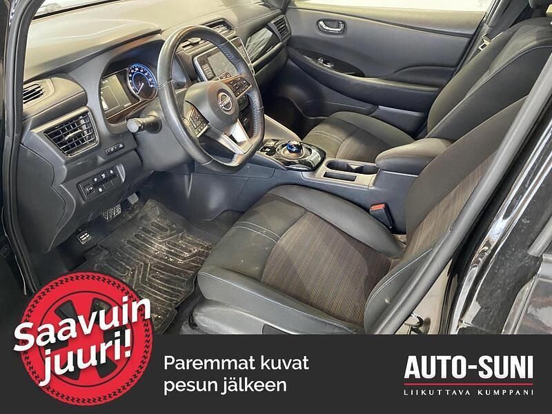 Käytetty Nissan Leaf N-Connecta 110 kW (150 HP) 2023 Musta Viistoperä