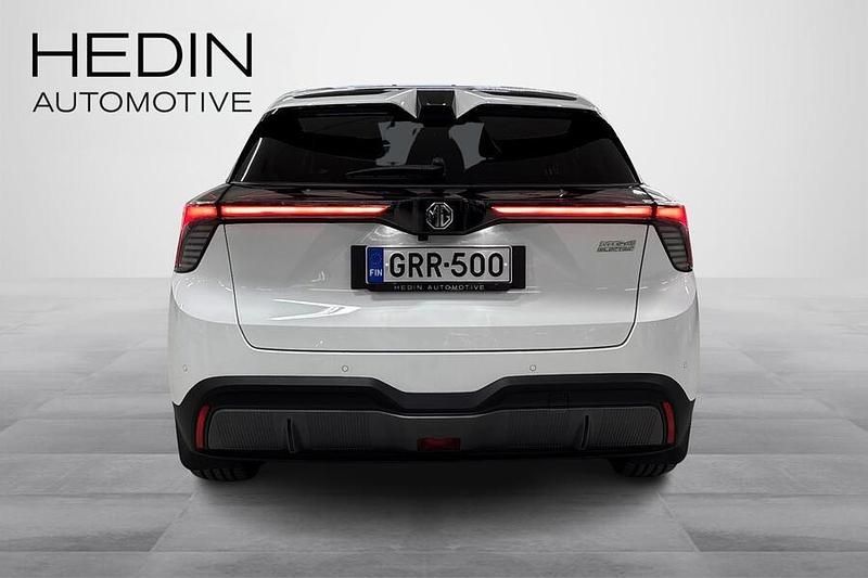 Käytetty MG MG4 EV Luxury 150 kW (204 HP) 2025 Valkoinen Viistoperä
