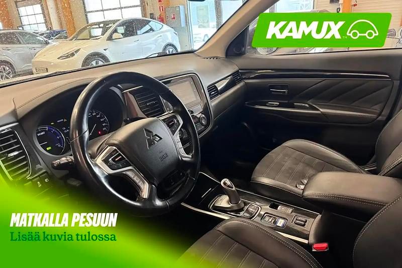 Käytetty Mitsubishi Outlander P-HEV Instyle 360 HP (264 kW) 2019 Graphite Katumaasturi