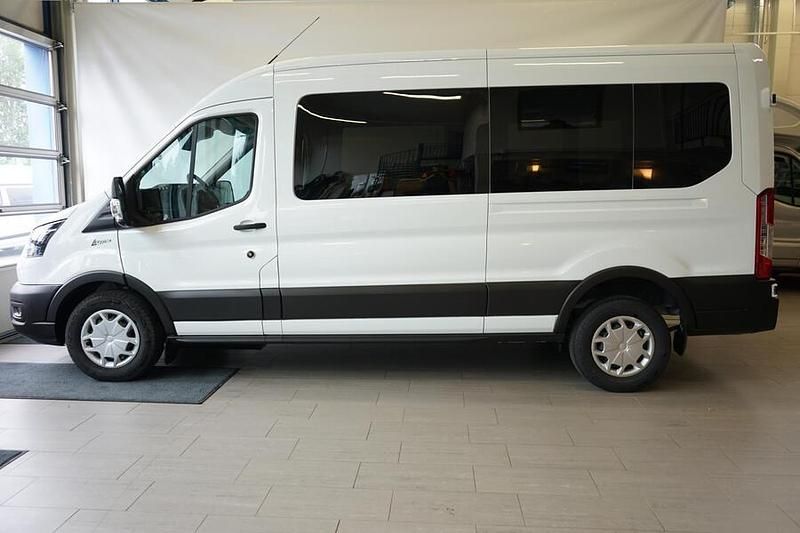 Uusi Ford Transit Trend 131 HP (96 kW) 2025 Valkoinen Katumaasturi