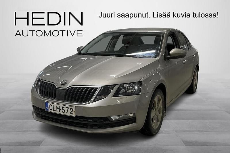Ruskea Käytetty 2018 Skoda Octavia Ambition Viistoperä | 13 900 € (Supertarjous) - Kuva 1/3